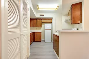 10811 Richmond Ave, Houston, TX 77042 - Photo 23