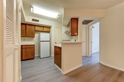 10811 Richmond Avenue #9, Houston, TX 77042 - Photo 13
