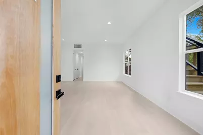8203 Moonbeam Street #B, Houston, TX 77088 - Photo 3