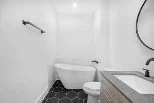 8203 Moon Beam St, Houston, TX 77088 - Photo 15