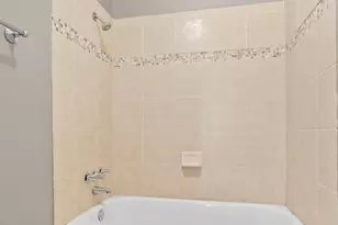 7716 Challie Ln, Houston, TX 77088 - Photo 15