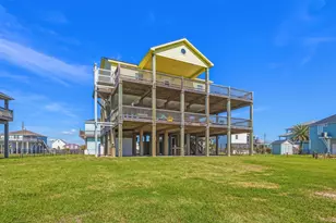 920 Palmview, Crystal Beach, TX 77650 - Photo 3