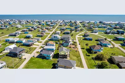 920 Palmview, Crystal Beach, TX 77650 - Photo 23