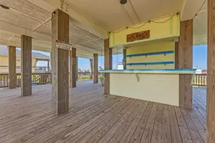 920 Palmview, Crystal Beach, TX 77650 - Photo 5