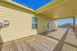 920 Palmview, Crystal Beach, TX 77650 - Photo 9