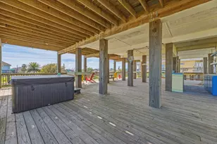 920 Palmview, Crystal Beach, TX 77650 - Photo 7