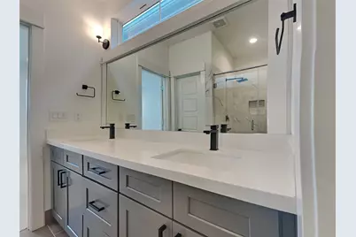 2056 Johanna Drive #F, Houston, TX 77055 - Photo 7