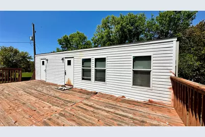 613 Troy Street, Anahuac, TX 77514 - Photo 3