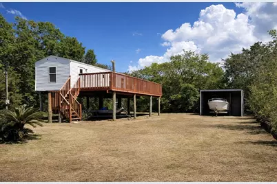 613 Troy Street, Anahuac, TX 77514 - Photo 1