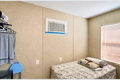 613 Troy Street, Anahuac, TX 77514 - Photo 9