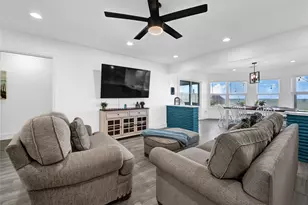 8010 Ocean Dr, Beach City, TX 77523 - Photo 9