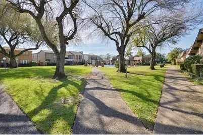 1326 Town Circle Circle #1, Baytown, TX 77520 - Photo 25