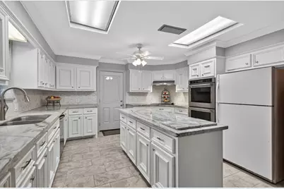 1039 Honey Hill Drive, Houston, TX 77077 - Photo 9