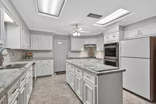 1039 Honey Hill Dr, Houston, TX 77077 - Photo 9