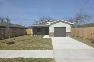 9831 Pelsey St, Houston, TX 77029 - Photo 1