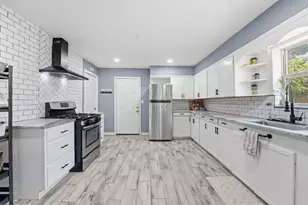 9330 E Avenue L, Houston, TX 77012 - Photo 11