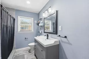 9330 E Avenue L, Houston, TX 77012 - Photo 17