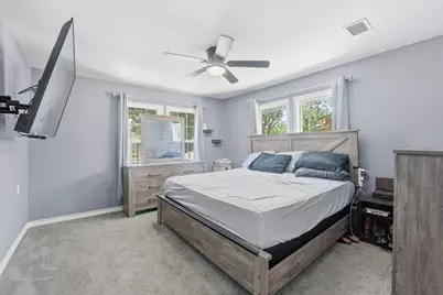 9330 E Avenue L, Houston, TX 77012 - Photo 15