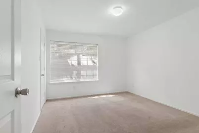 10418 Iris Lake Court, Houston, TX 77070 - Photo 23