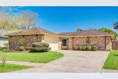 16739 Selder Drive, Friendswood, TX 77546 - Photo 1
