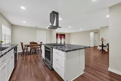 8615 Glenaire Street, Houston, TX 77061 - Photo 9