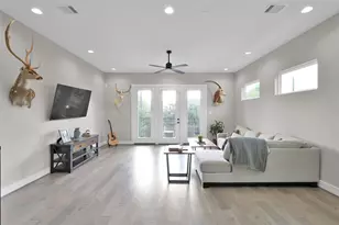 2103 Bevis St, Houston, TX 77008 - Photo 11