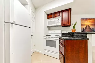 10811 Richmond Ave, Houston, TX 77042 - Photo 11