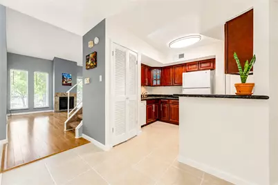 10811 Richmond Avenue #22, Houston, TX 77042 - Photo 3