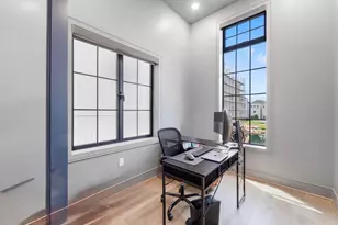 948 Blackshire Ln, Houston, TX 77055 - Photo 9