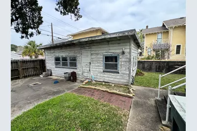 3210 Avenue Q, Galveston, TX 77550 - Photo 11