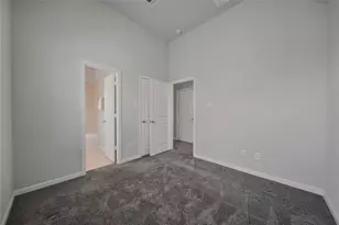 9603 Cambridge Manor Ln, Houston, TX 77045 - Photo 15