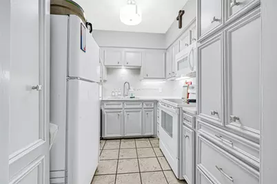 2701 Bellefontaine Street #B21, Houston, TX 77025 - Photo 11