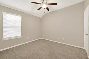 2762 Donellan Dr, Houston, TX 77088 - Photo 15