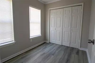 218 E Hunnicutt Street, Baytown, TX 77520 - Photo 7