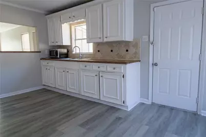 218 E Hunnicutt Street, Baytown, TX 77520 - Photo 3