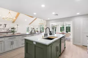 7525 Middlewood St, Houston, TX 77063 - Photo 17