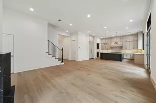 25 Wentworth Gate Path, Houston, TX 77027 - Photo 7