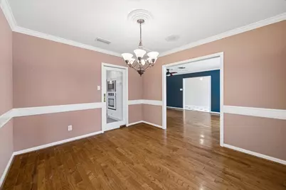 10018 Overbrook Lane, Houston, TX 77042 - Photo 7