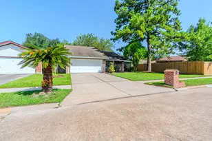 4218 E Terrace Creek Cir, Houston, TX 77014 - Photo 5