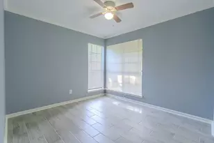 4218 E Terrace Creek Cir, Houston, TX 77014 - Photo 11