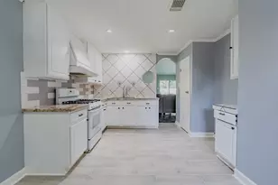 4218 E Terrace Creek Cir, Houston, TX 77014 - Photo 15