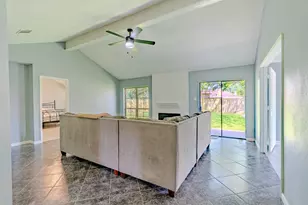 4218 E Terrace Creek Cir, Houston, TX 77014 - Photo 19