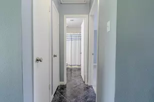 4218 E Terrace Creek Cir, Houston, TX 77014 - Photo 9