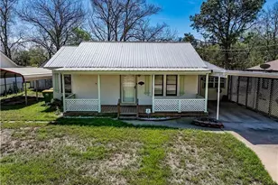 226 & 230 Thornton St, Gonzales, TX 78629 - Photo 1