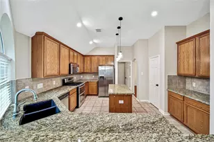 14526 Red Tailed Hawk Ln, Houston, TX 77044 - Photo 11