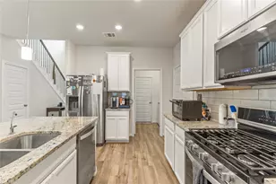 2019 Myrtle Oak Ct, Conroe, TX 77304 - Photo 9