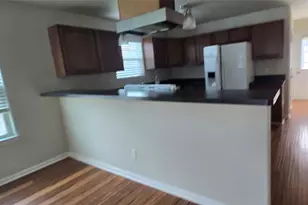718 E Columbus Dr, Wharton, TX 77488 - Photo 5