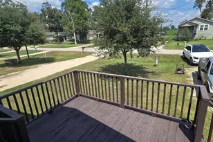 718 E Columbus Dr, Wharton, TX 77488 - Photo 11