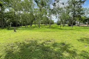 908 N Colorado St, Edna, TX 77957 - Photo 33
