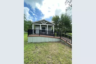 908 N Colorado Street, Edna, TX 77957 - Photo 5